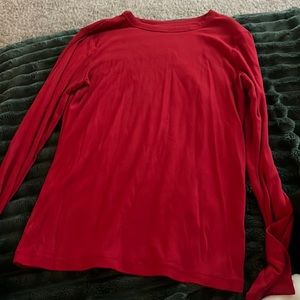 Ling sleeve red shirt